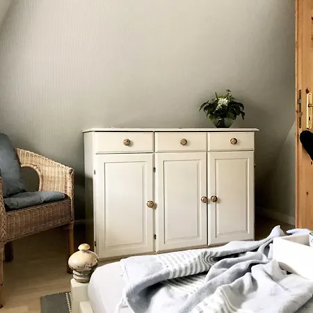 Semesterbostad Reetdachkaten In Schuby, Ostsee