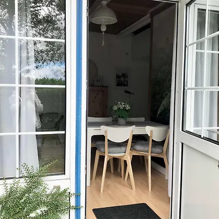 Semesterbostad Reetdachkaten In Schuby, Ostsee *