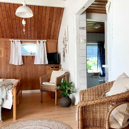 Semesterbostad Reetdachkaten In Schuby, Ostsee